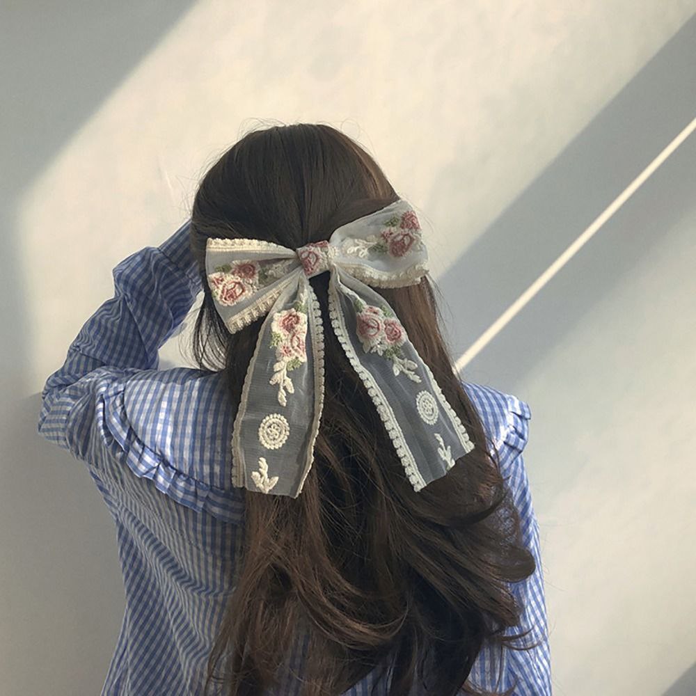 منقار فيونكة دانتيل ورود