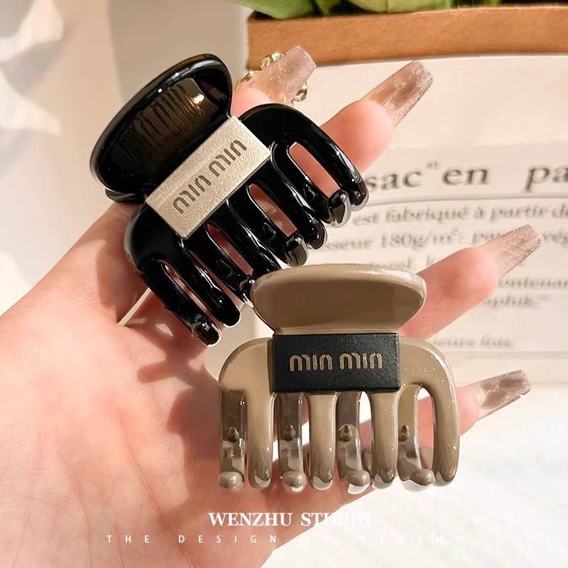 min min قفاش صغير أسود