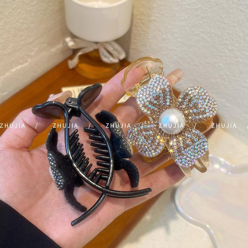 مشبك وردة ستراس ترندي