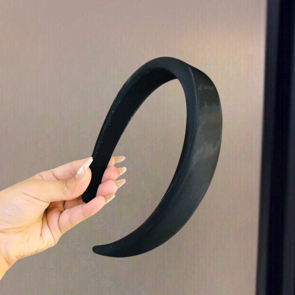 طوق ستان عريض