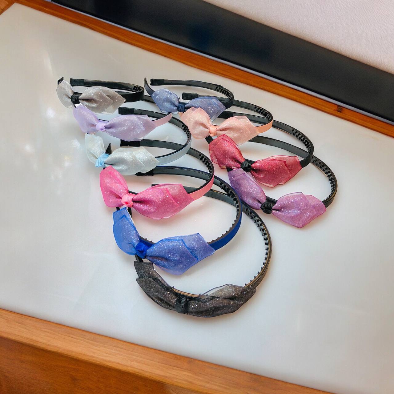 طوق فيونكة جليتر