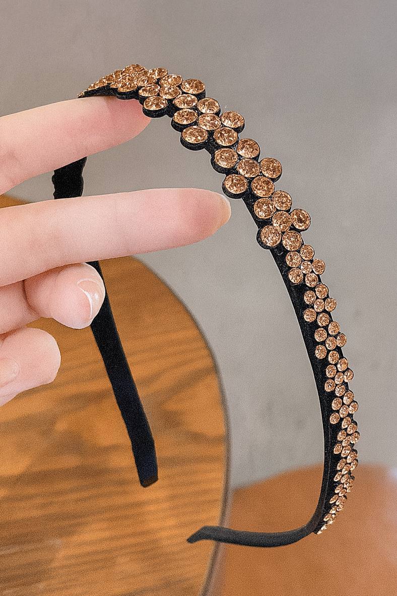 طوق معدن مبطن ورد كريستال