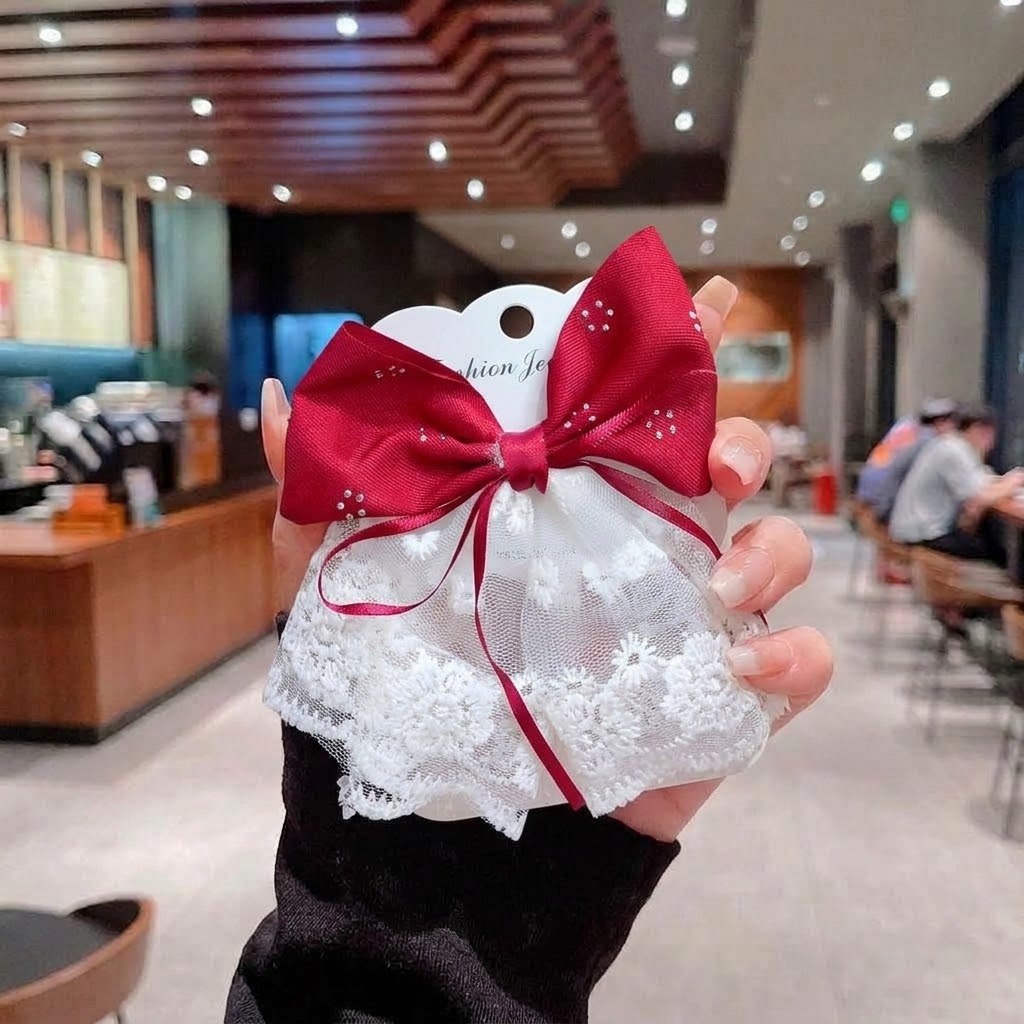 منقار فيونكة دانتيل رويال ألوان