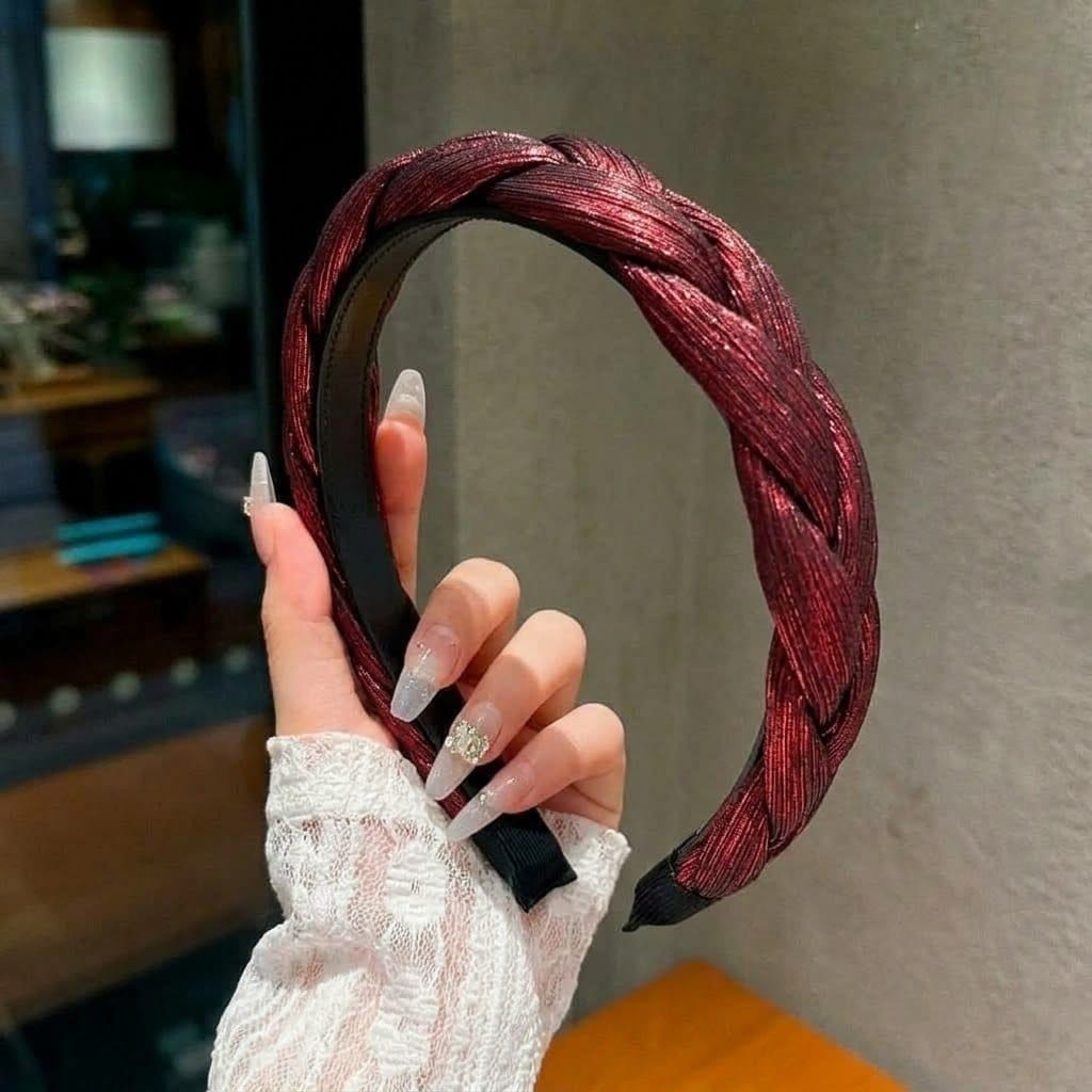 طوق ضفيرة لامع