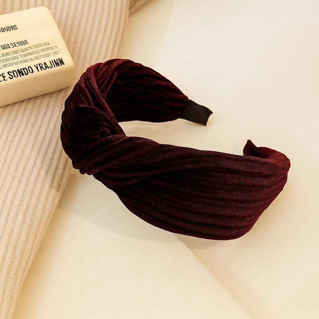 طوق قطيفة عريض