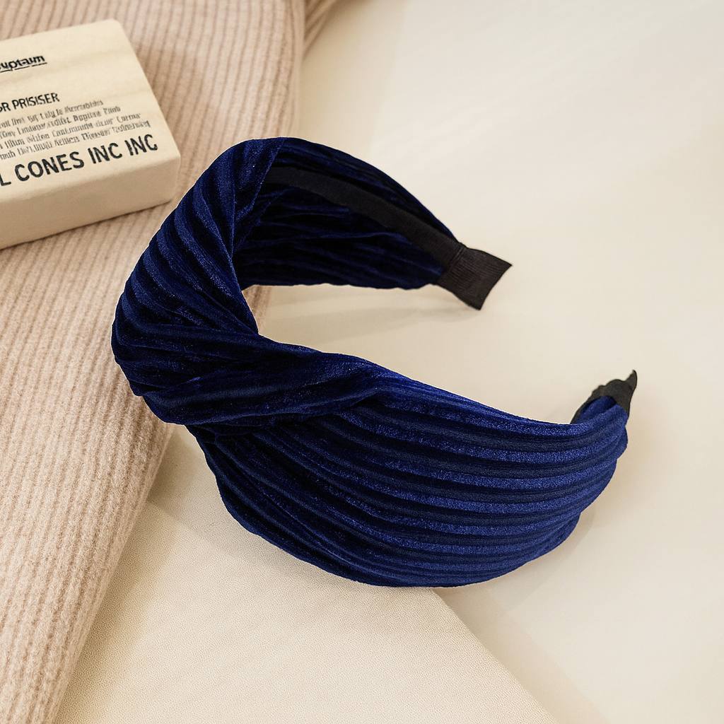 طوق قطيفة عريض