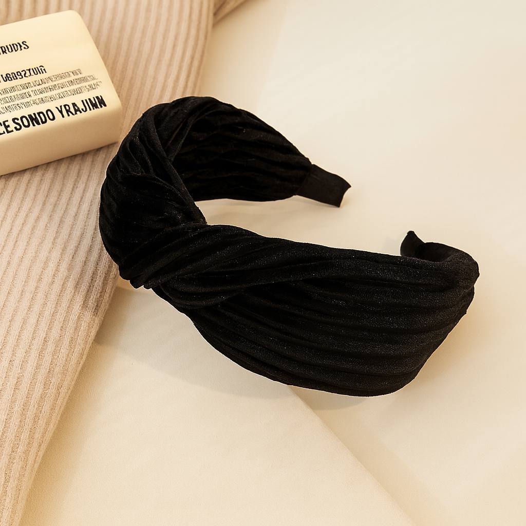 طوق قطيفة عريض