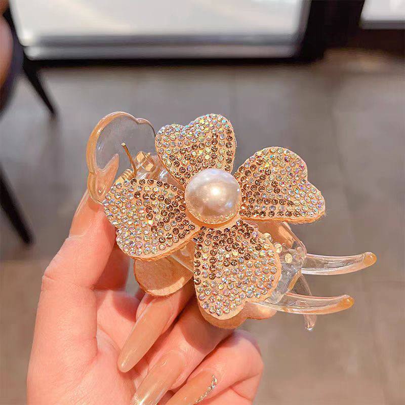 مشبك وردة ستراس ترندي