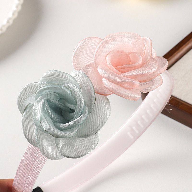 طوق أكريليك وردتين أورجانزا " ضد الكسر "