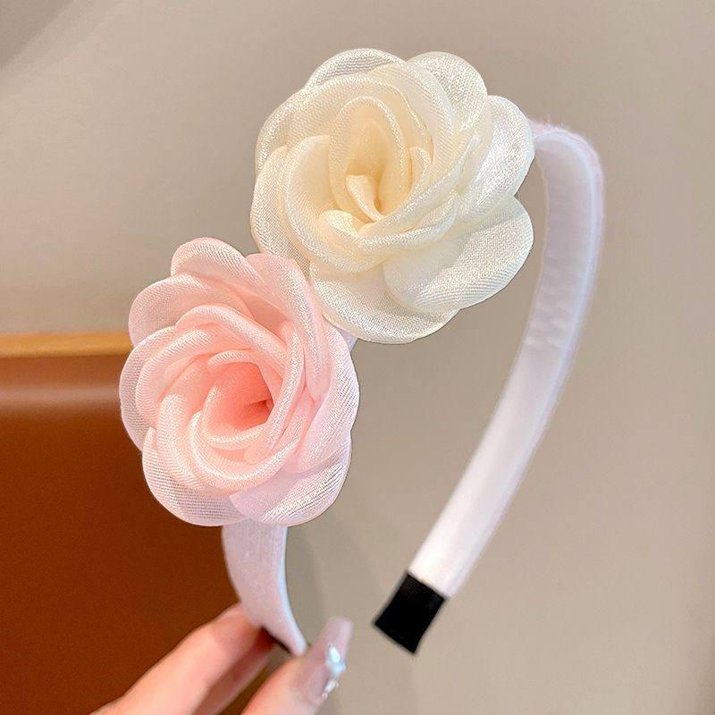 طوق أكريليك وردتين أورجانزا " ضد الكسر "