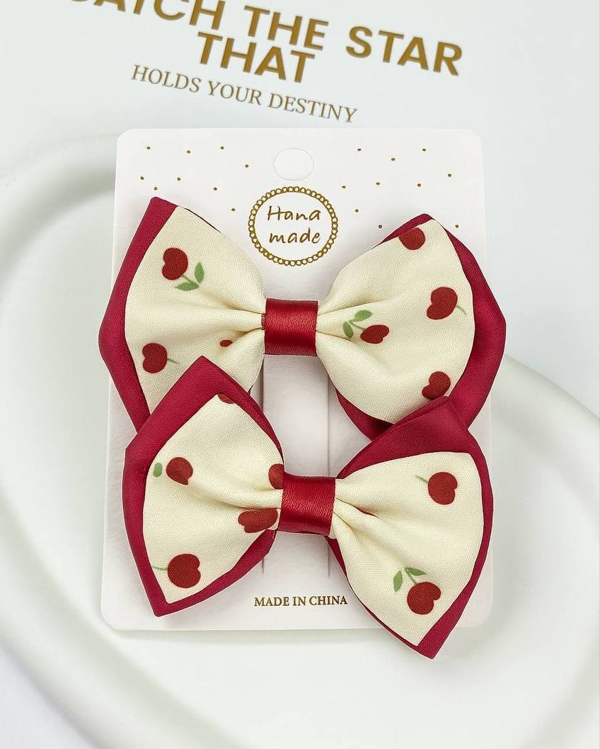 منقار فيونكة كريز قطعتين على الكارت