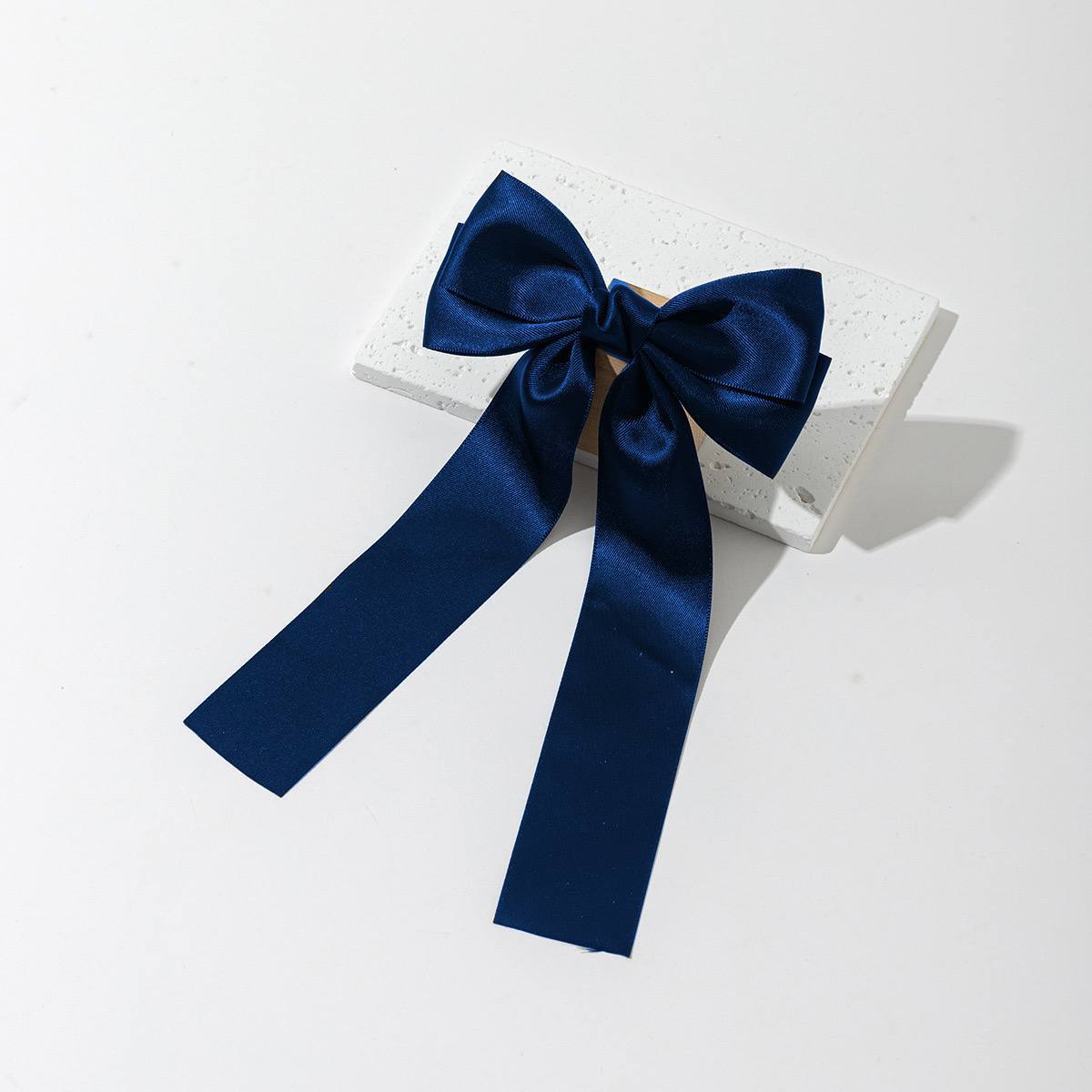 منقار فيونكة شريطة ستان