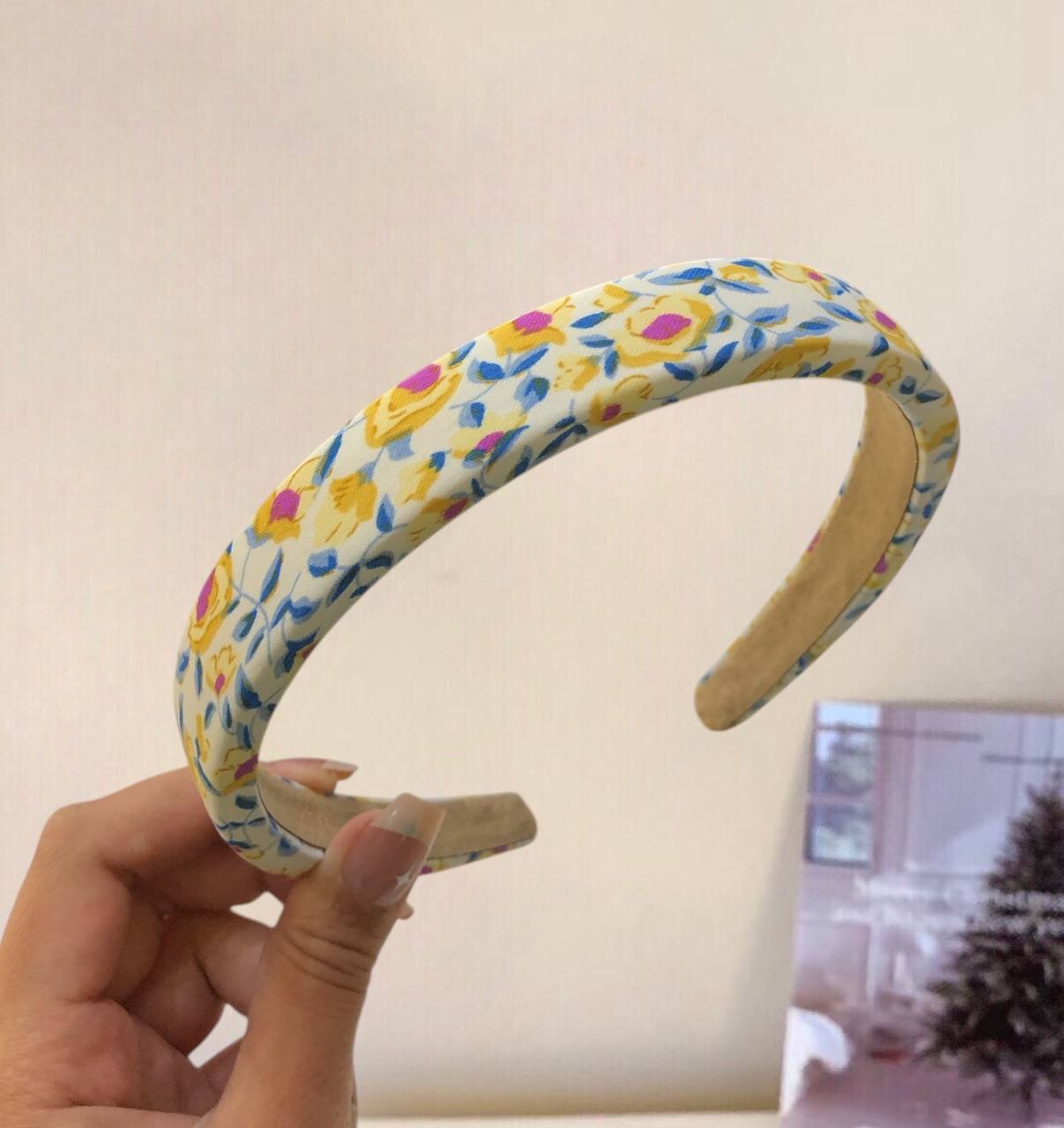 طوق مبطن مشجر