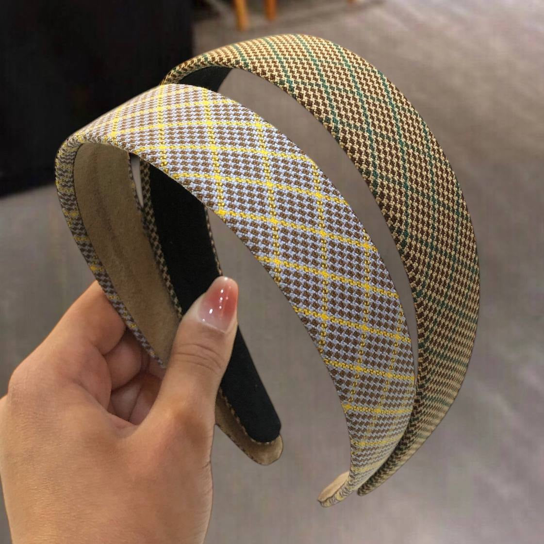 طوق عريض كاروهات