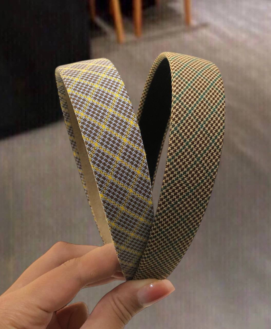 طوق عريض كاروهات