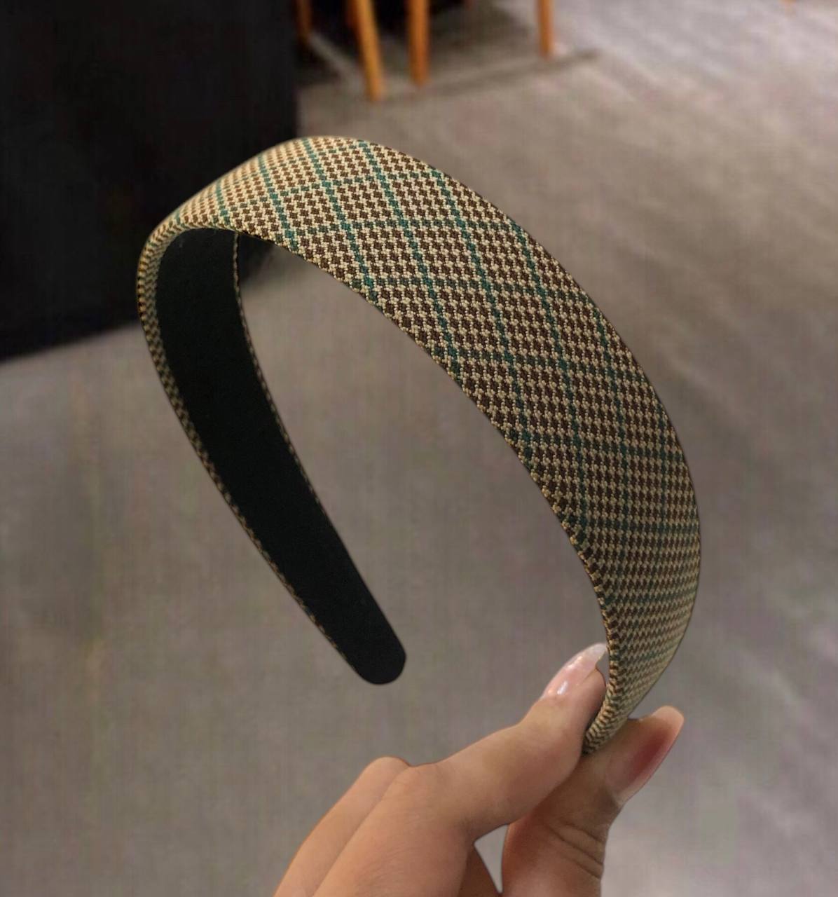 طوق عريض كاروهات