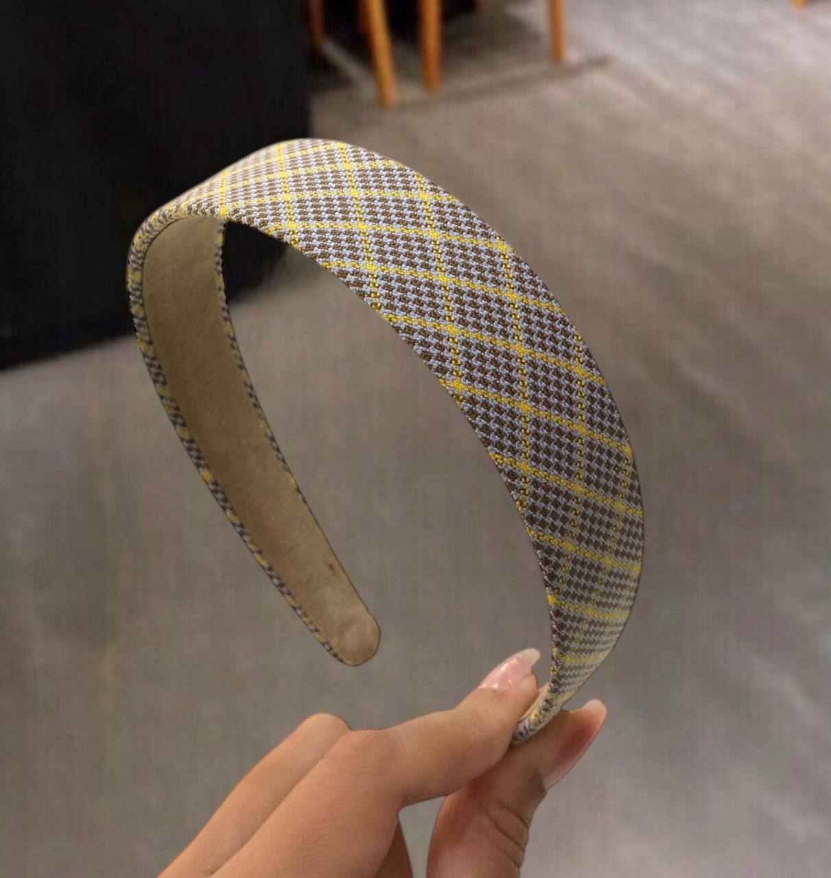 طوق عريض كاروهات