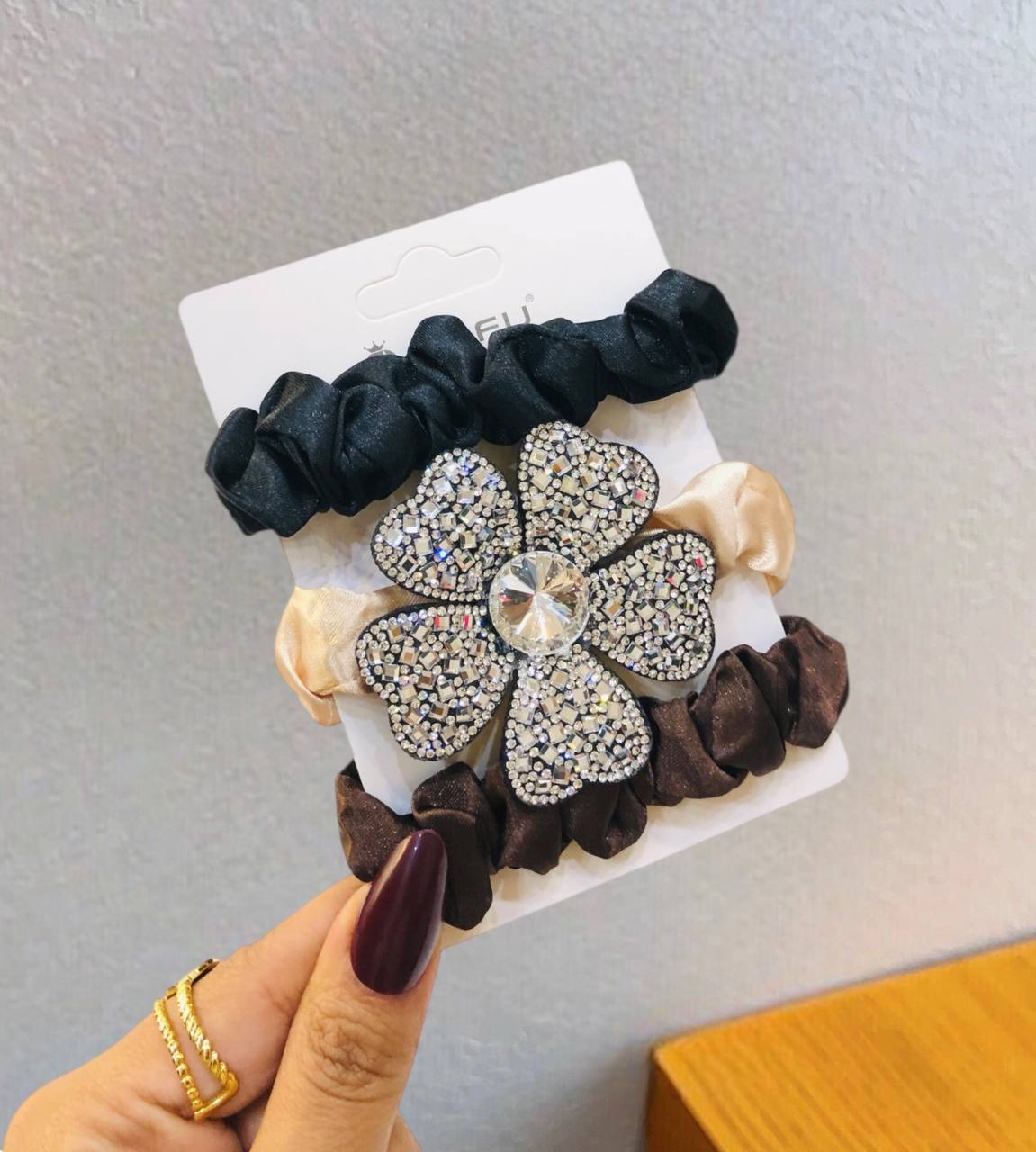 أستك ستان وردة ستراس 3 قطع